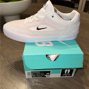 Nike men’s SB Malors size 8